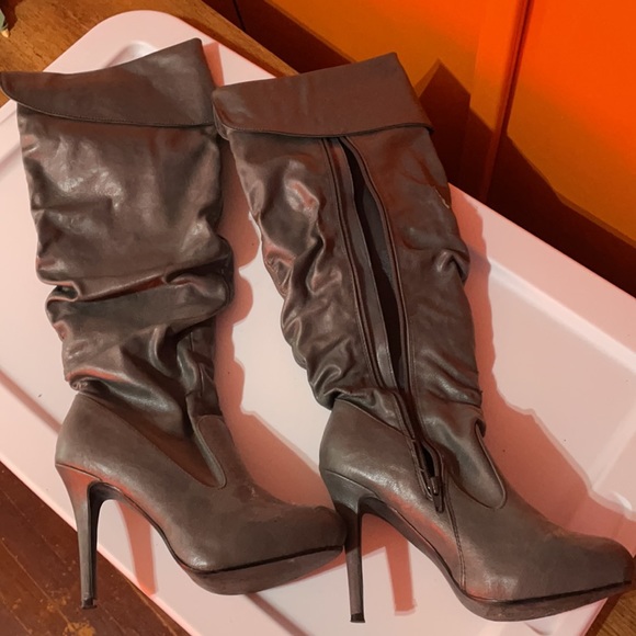 Knee high boots - Picture 3 of 6